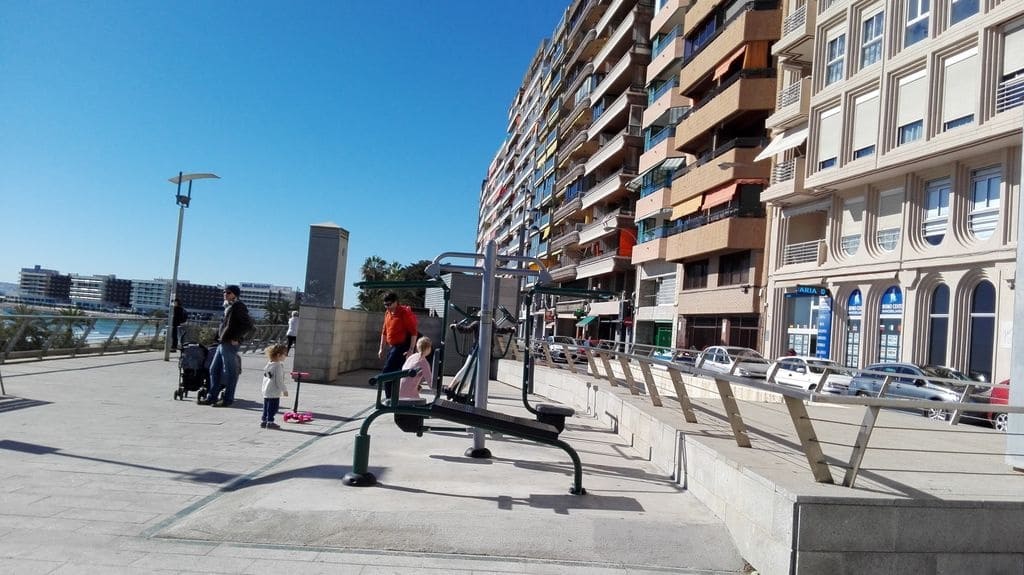 3 bedroom Apartment for rent in Alicante / Alacant city - € 2,400 (Ref: 4824682)