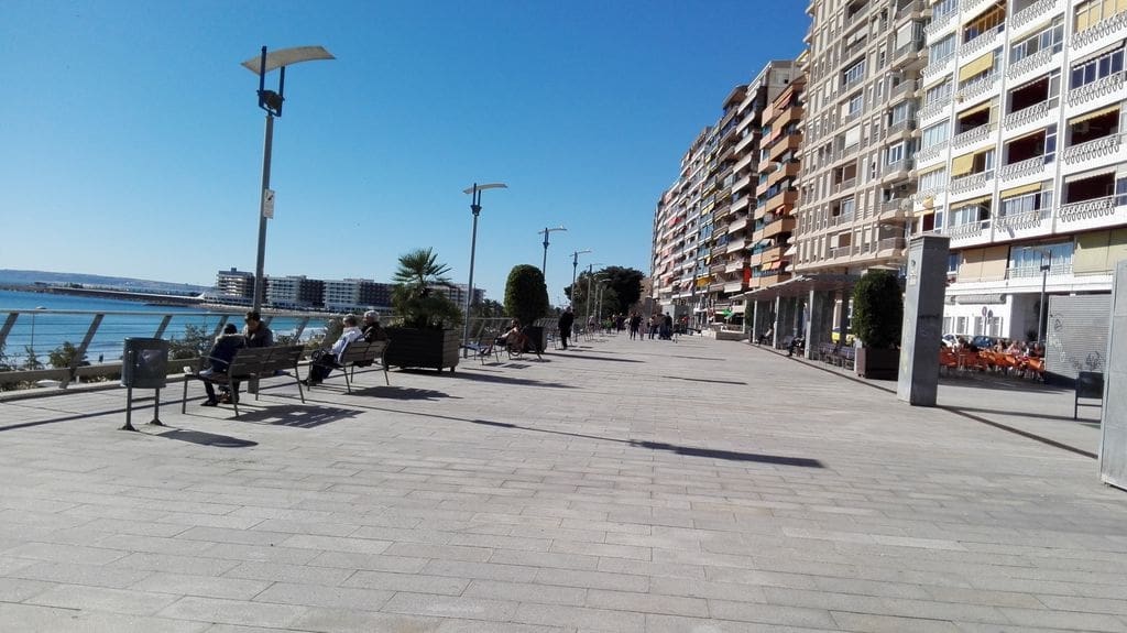 3 bedroom Apartment for rent in Alicante / Alacant city - € 2,400 (Ref: 4824682)