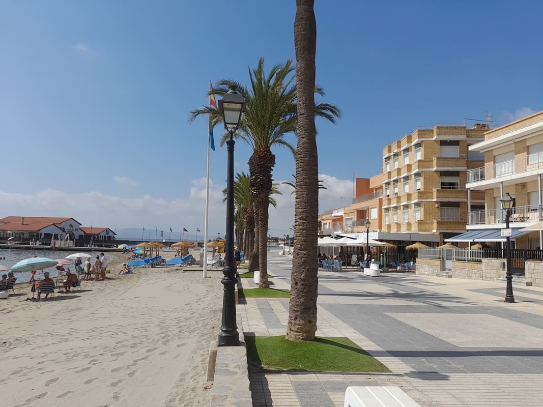 2 soveværelse Lejlighed til leje i Los Alcazares - € 600 (Ref: 5946225)