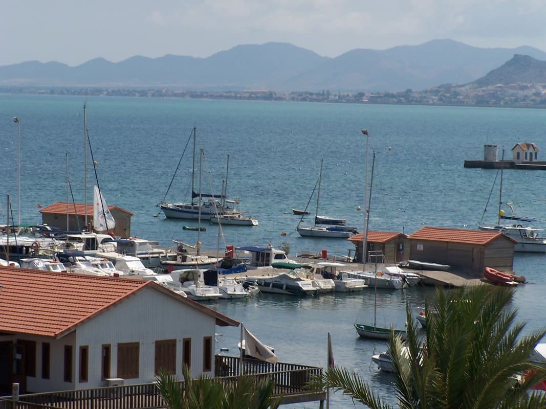 2 soveværelse Lejlighed til leje i Los Alcazares - € 600 (Ref: 5946225)