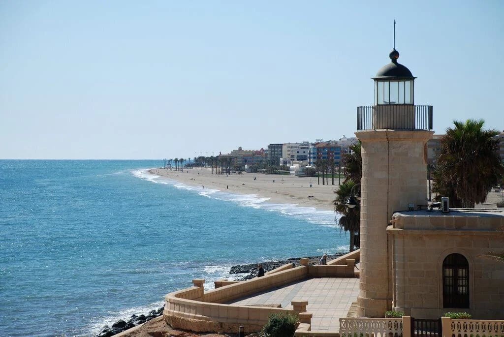 2 bedroom Apartment for rent in Roquetas de Mar with pool garage €