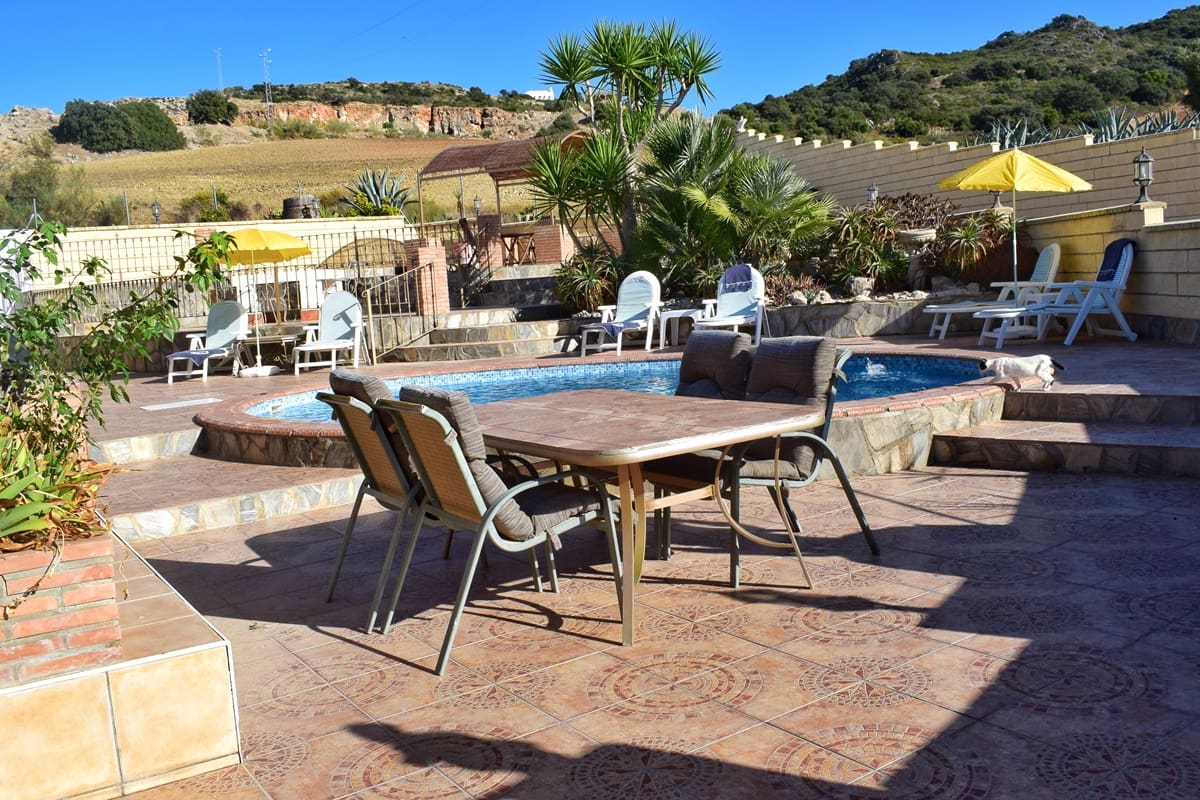 10 soveværelse Finca/Landehus til salg i Pruna med swimmingpool garage - € 1.500.000 (Ref: 7555908)