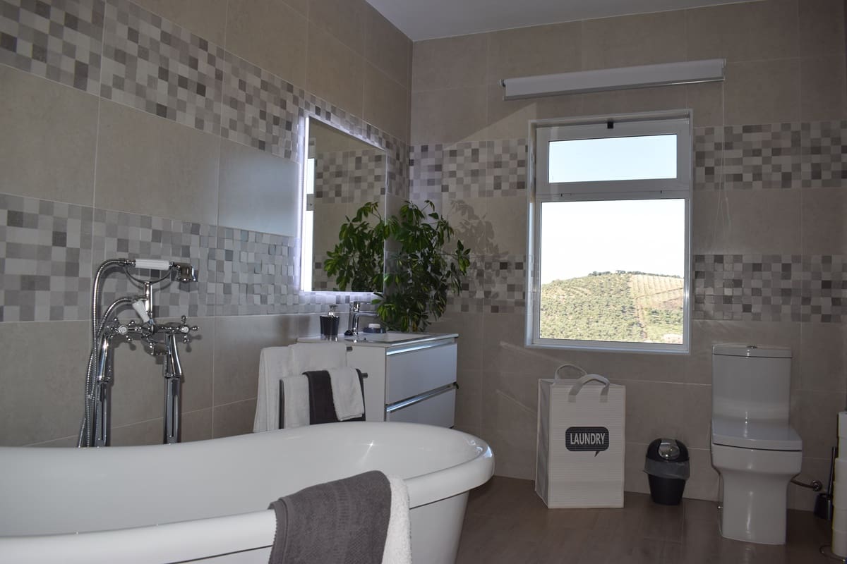 10 soveværelse Finca/Landehus til salg i Pruna med swimmingpool garage - € 1.500.000 (Ref: 7555908)