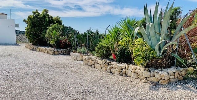 10 soveværelse Finca/Landehus til salg i Pruna med swimmingpool garage - € 1.500.000 (Ref: 7555908)