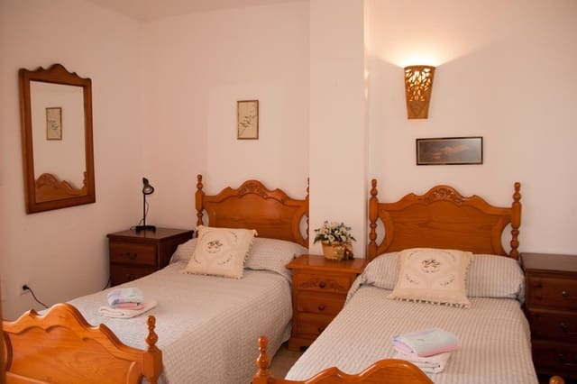 2 makuuhuone Kattohuoneisto vuokrattavana paikassa Fuengirola mukana uima-altaan 
autotalli - 2 200 € (Ref: 8875908)