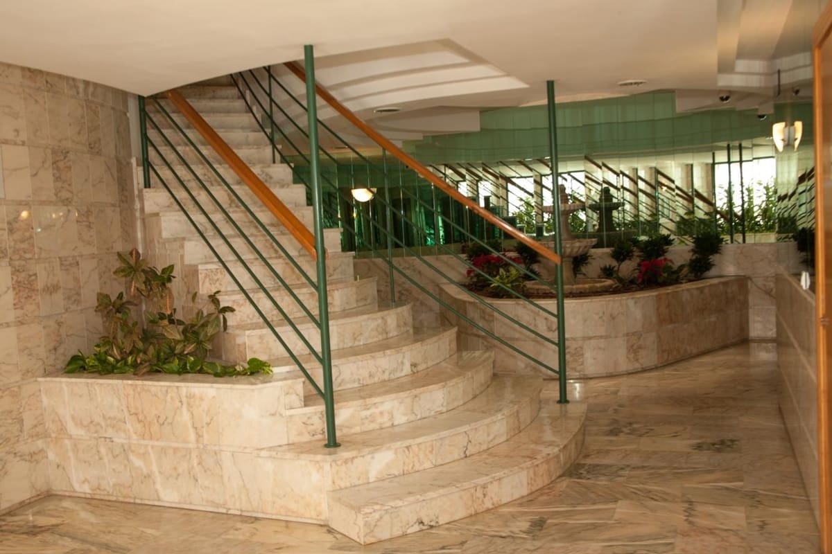 2 soverom Penthouse til leie i Fuengirola med svømmebasseng garasje - € 2 200 (Ref: 8875908)