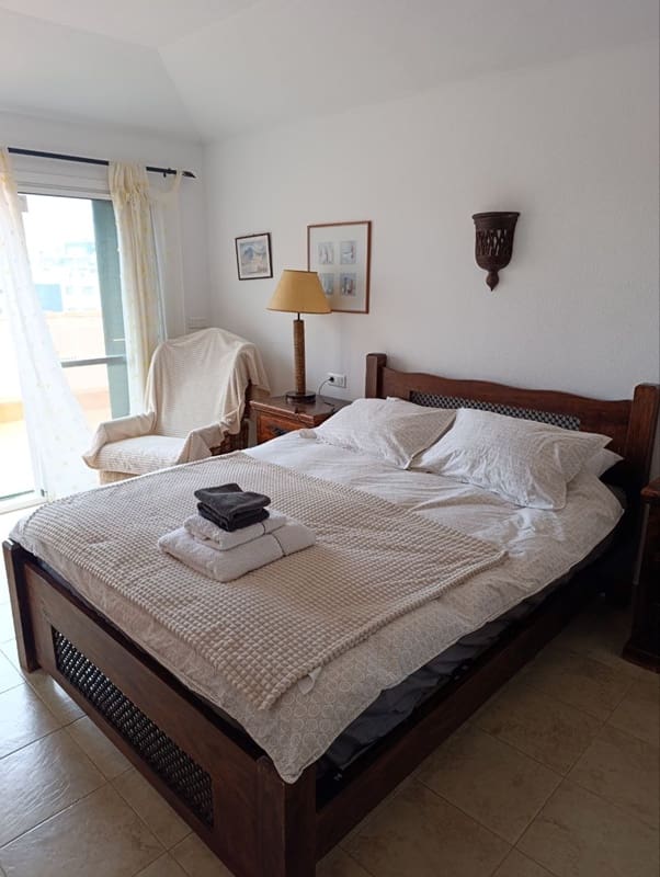 2 bedroom Penthouse for rent in Fuengirola with pool garage - € 2,500 (Ref: 8875908)