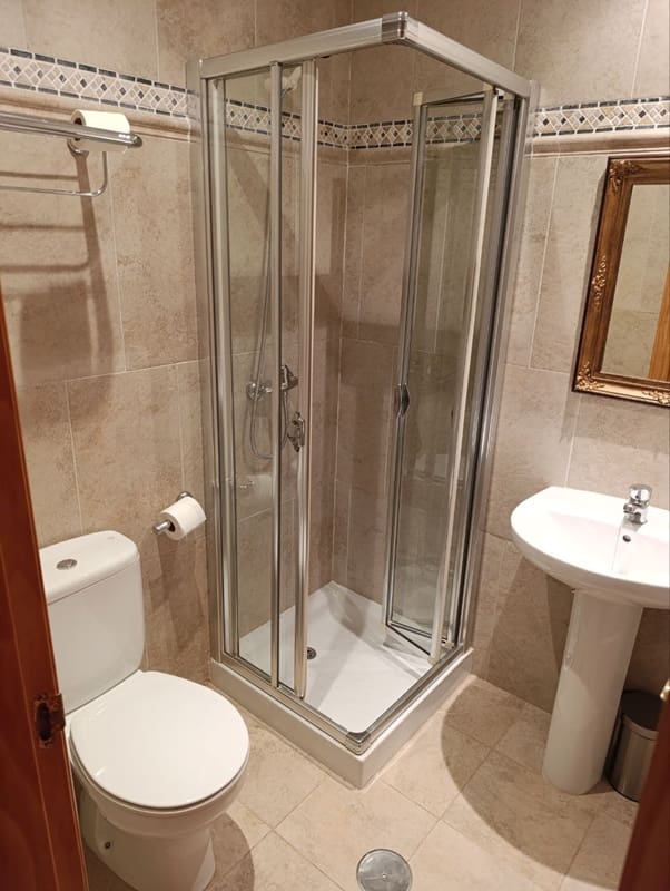 2 bedroom Penthouse for rent in Fuengirola with pool garage - € 2,500 (Ref: 8875908)