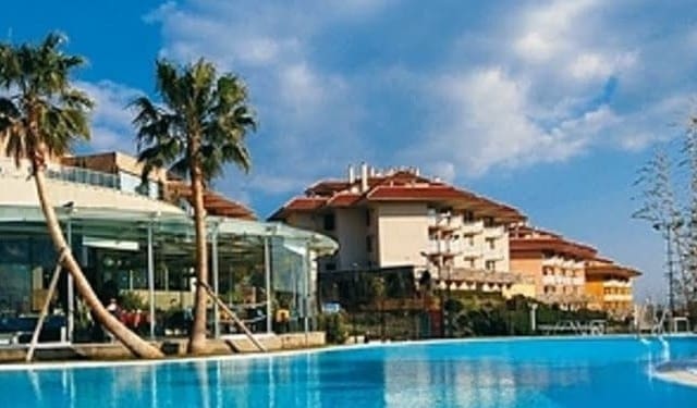 2 bedroom Penthouse for rent in Fuengirola with pool garage - € 2,500 (Ref: 8875908)