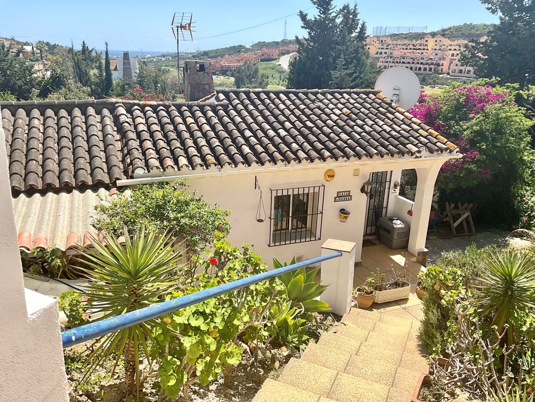 2 soveværelse Bungalow til salg i Estepona med swimmingpool - € 450.000 (Ref: 8994159)