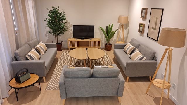 2 slaapkamer Appartement te huur in Palma de Mallorca - € 3.000 (Ref: 9037650)