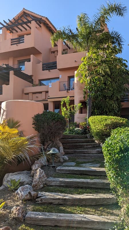 2 soverom Leilighet til salgs i New Golden Mile med svømmebasseng garasje - € 380 000 (Ref: 9247883)