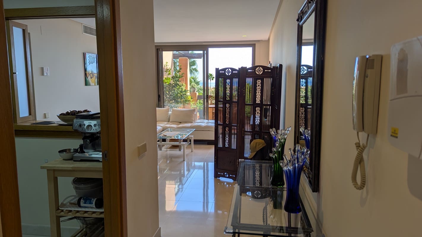 2 soverom Leilighet til salgs i New Golden Mile med svømmebasseng garasje - € 380 000 (Ref: 9247883)