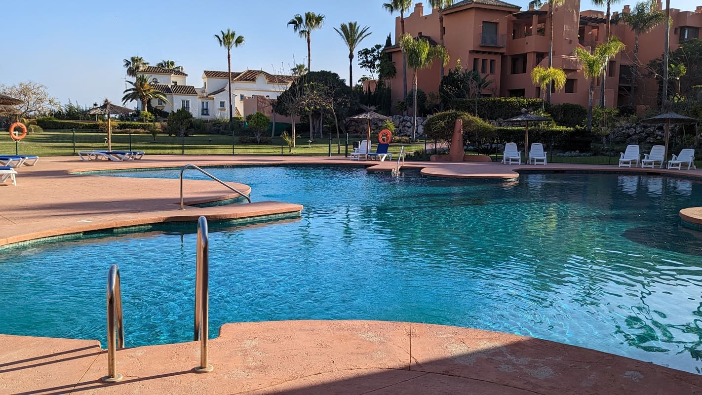 2 soverom Leilighet til salgs i New Golden Mile med svømmebasseng garasje - € 380 000 (Ref: 9247883)