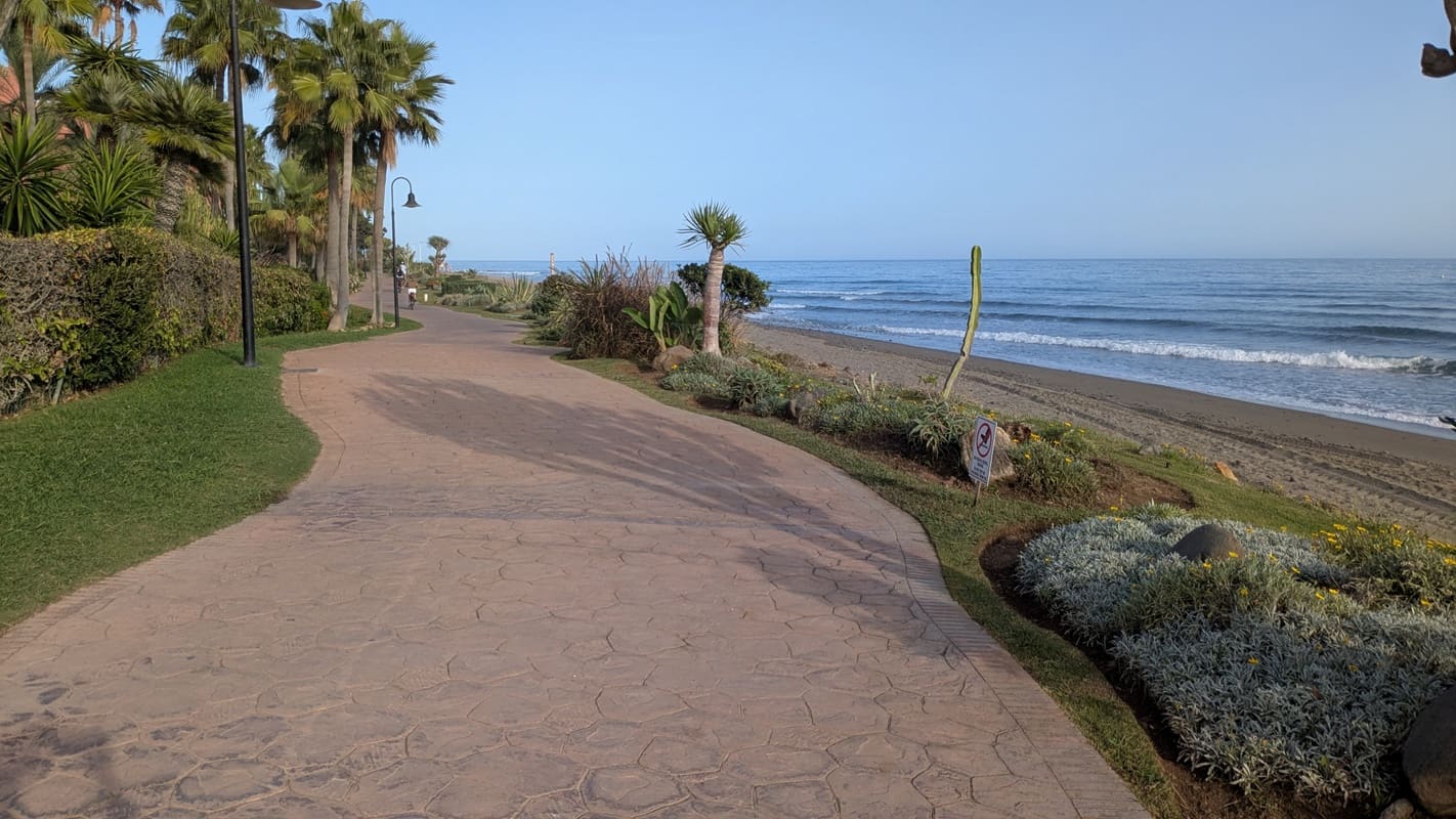 2 soverom Leilighet til salgs i New Golden Mile med svømmebasseng garasje - € 380 000 (Ref: 9247883)