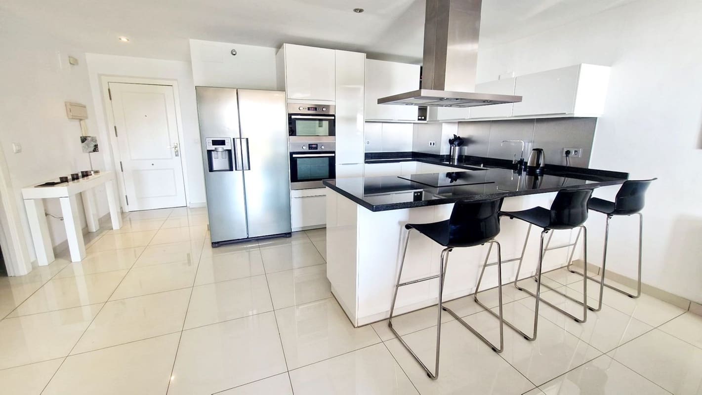 2 makuuhuone Huoneisto myytävänä paikassa Fuengirola mukana uima-altaan - 399 000 € (Ref: 9251652)