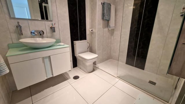 2 makuuhuone Huoneisto myytävänä paikassa Fuengirola mukana uima-altaan - 399 000 € (Ref: 9251652)