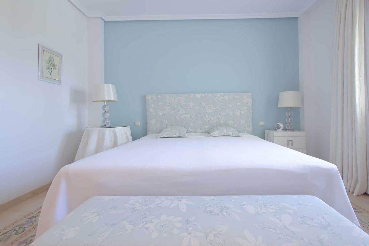 2 soverom Leilighet til salgs i Nueva Andalucia med svømmebasseng - € 769 999 (Ref: 10023386)