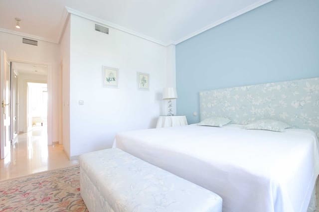 2 sypialnia Apartament na sprzedaż w Nueva Andalucia, Marbella z basenem - 769 999 € (Ref: 10023386)