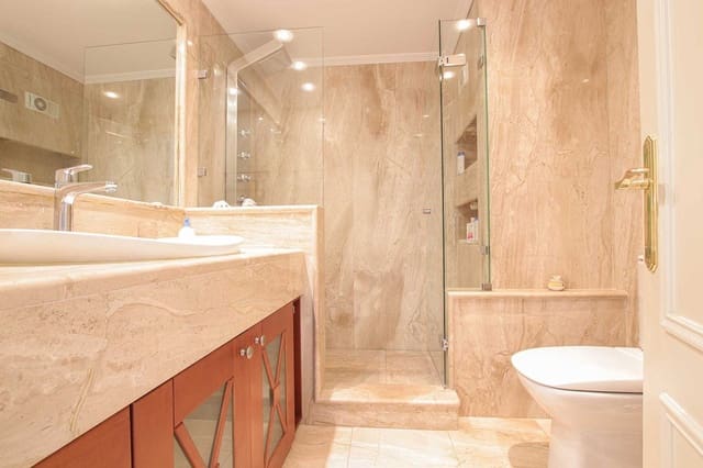 2 sypialnia Apartament na sprzedaż w Nueva Andalucia, Marbella z basenem - 769 999 € (Ref: 10023386)