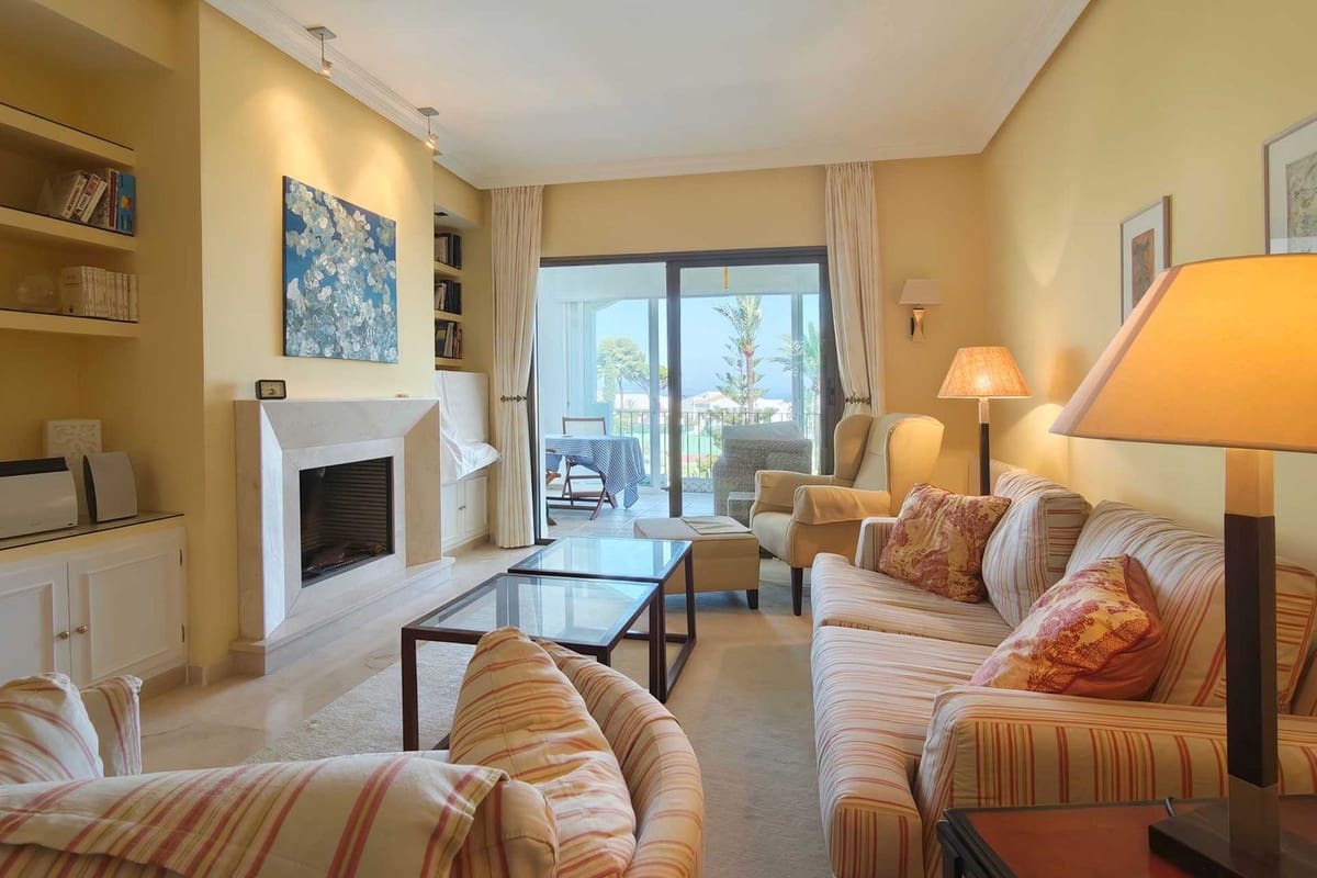 2 soverom Leilighet til salgs i Nueva Andalucia med svømmebasseng - € 769 999 (Ref: 10023386)