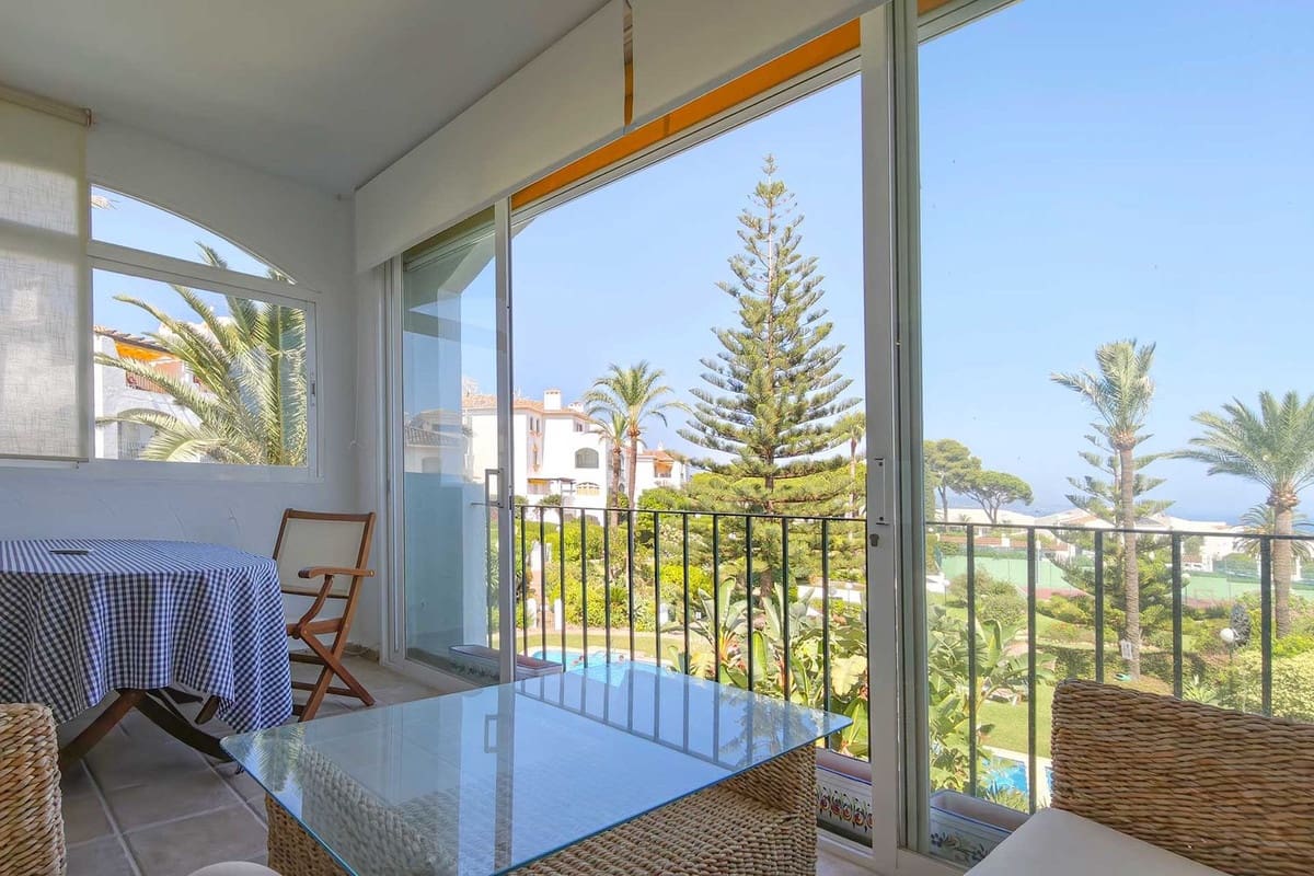 2 soverom Leilighet til salgs i Nueva Andalucia med svømmebasseng - € 769 999 (Ref: 10023386)