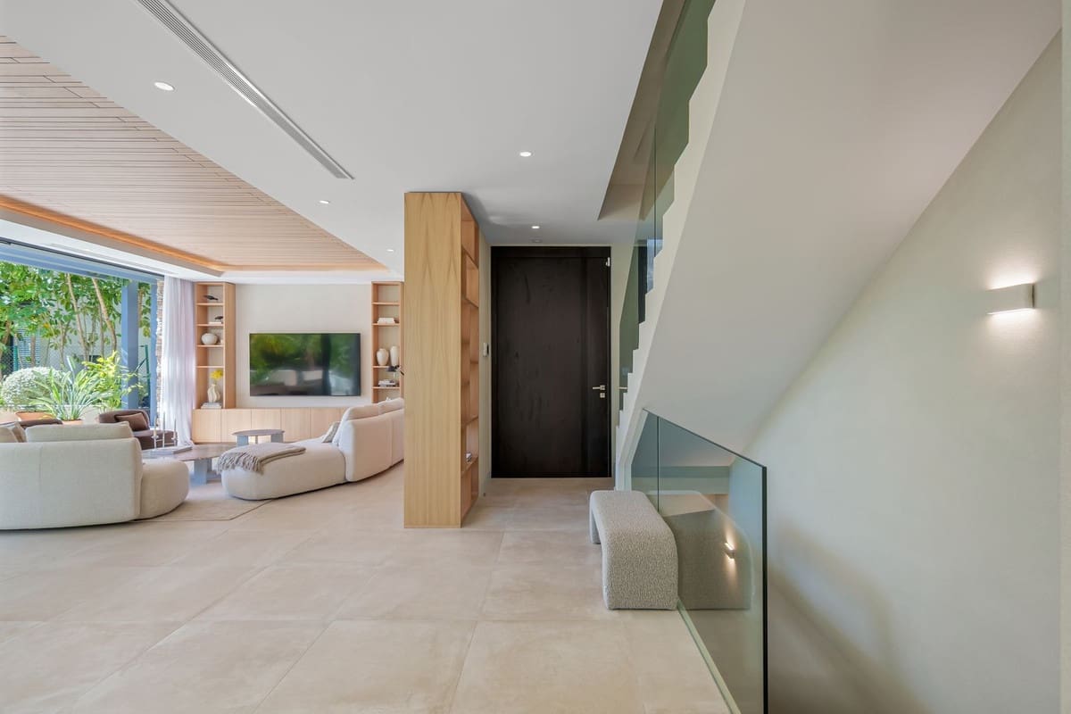 4 soveværelse Villa til salg i Estepona med swimmingpool garage - € 2.750.000 (Ref: 10060799)
