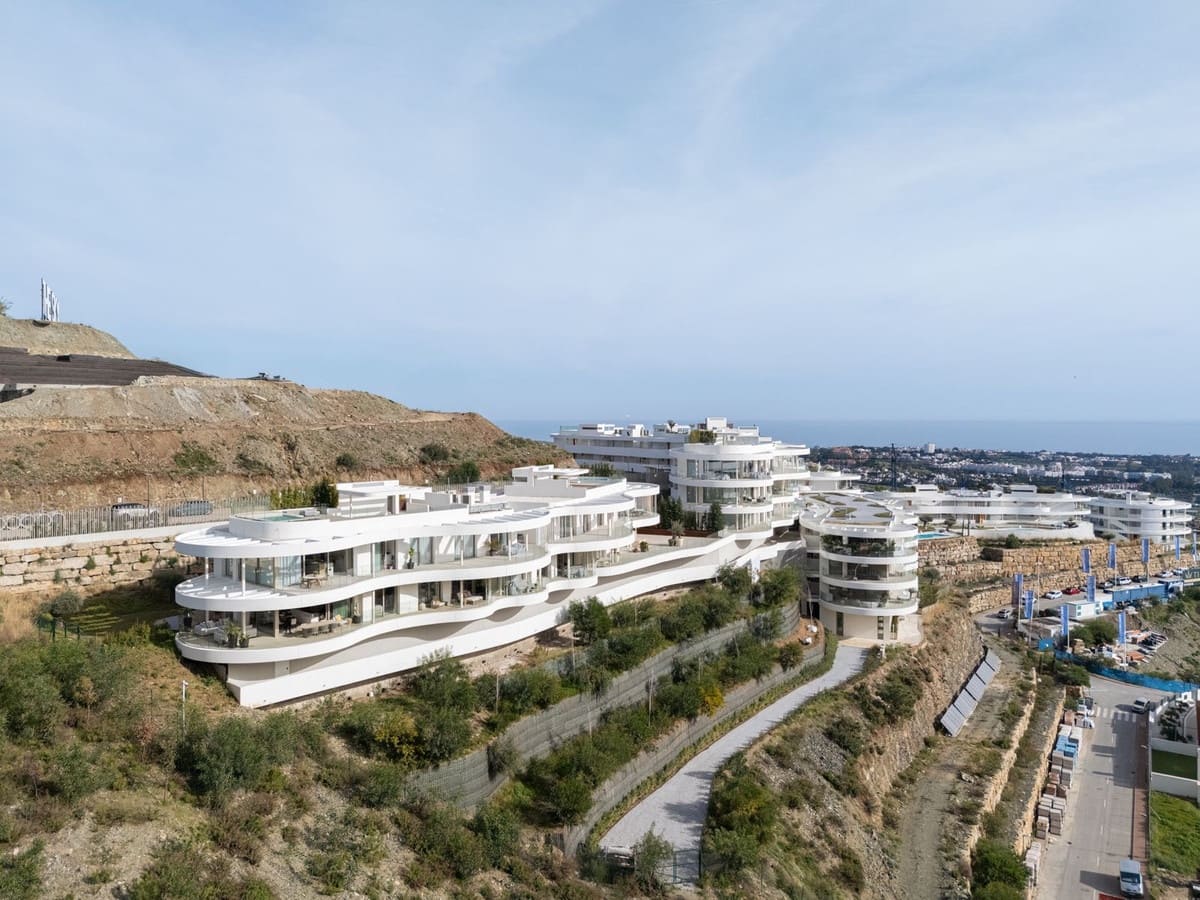 3 quarto Apartamento para venda em Benahavis com piscina garagem - 1 595 000 € (Ref: 10094850)