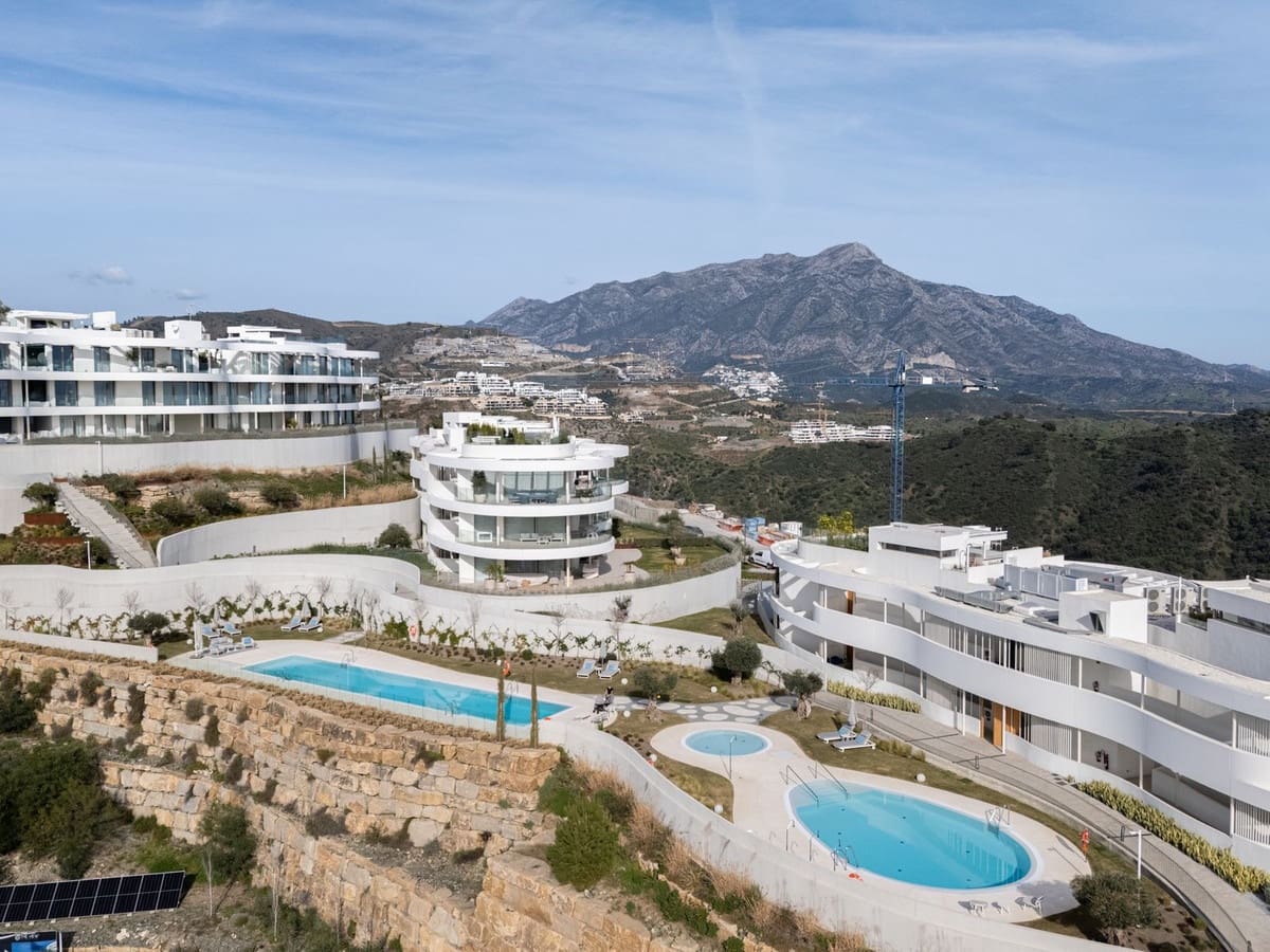 3 quarto Apartamento para venda em Benahavis com piscina garagem - 1 595 000 € (Ref: 10094850)