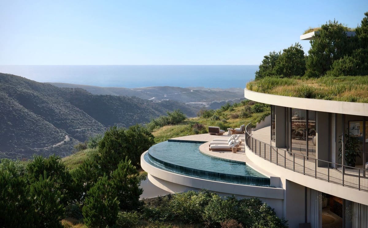 5 bedroom Villa for sale in Benahavis with pool garage - € 3,950,000 (Ref: 10094851)