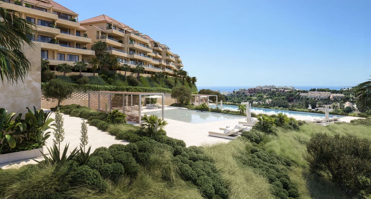 2 bedroom Apartment for sale in Benalmadena with pool garage - € 430,000 (Ref: 10095572)