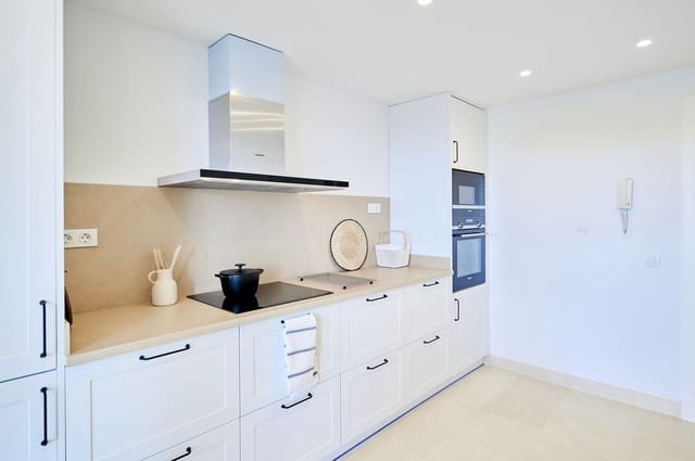 2 quarto Penthouse para venda em Marbella com piscina garagem - 500 000 € (Ref: 10112196)