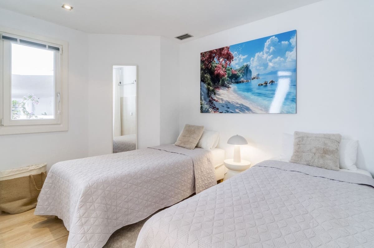 2 quarto Apartamento para venda em Puerto Banus - 699 000 € (Ref: 10116044)
