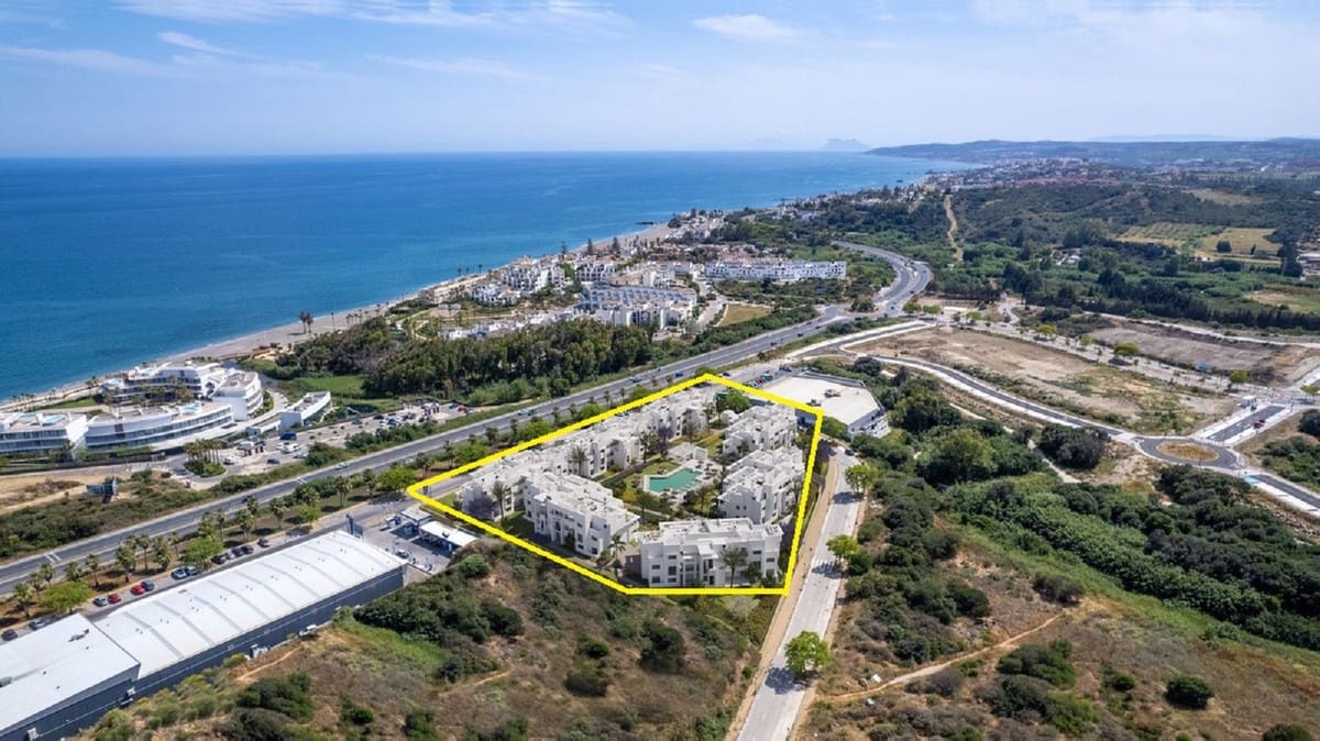 3 chambre Penthouse à vendre à Estepona avec piscine garage - 755 000 € (Ref: 10120816)
