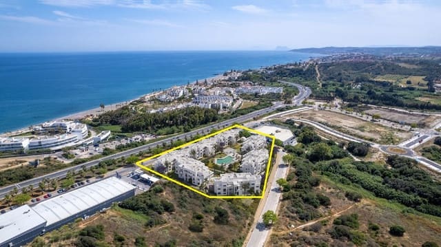 3 chambre Penthouse à vendre à Estepona avec piscine garage - 755 000 € (Ref: 10120816)