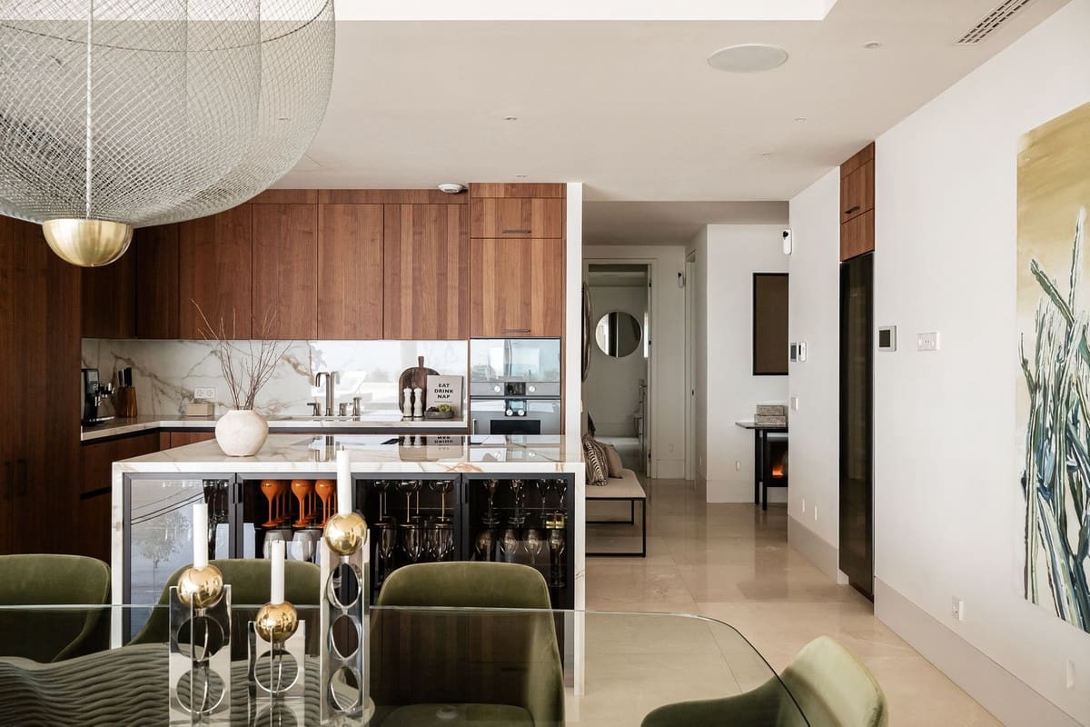 3 bedroom Apartment for sale in La Quinta with pool garage - € 2,295,000 (Ref: 10124684)