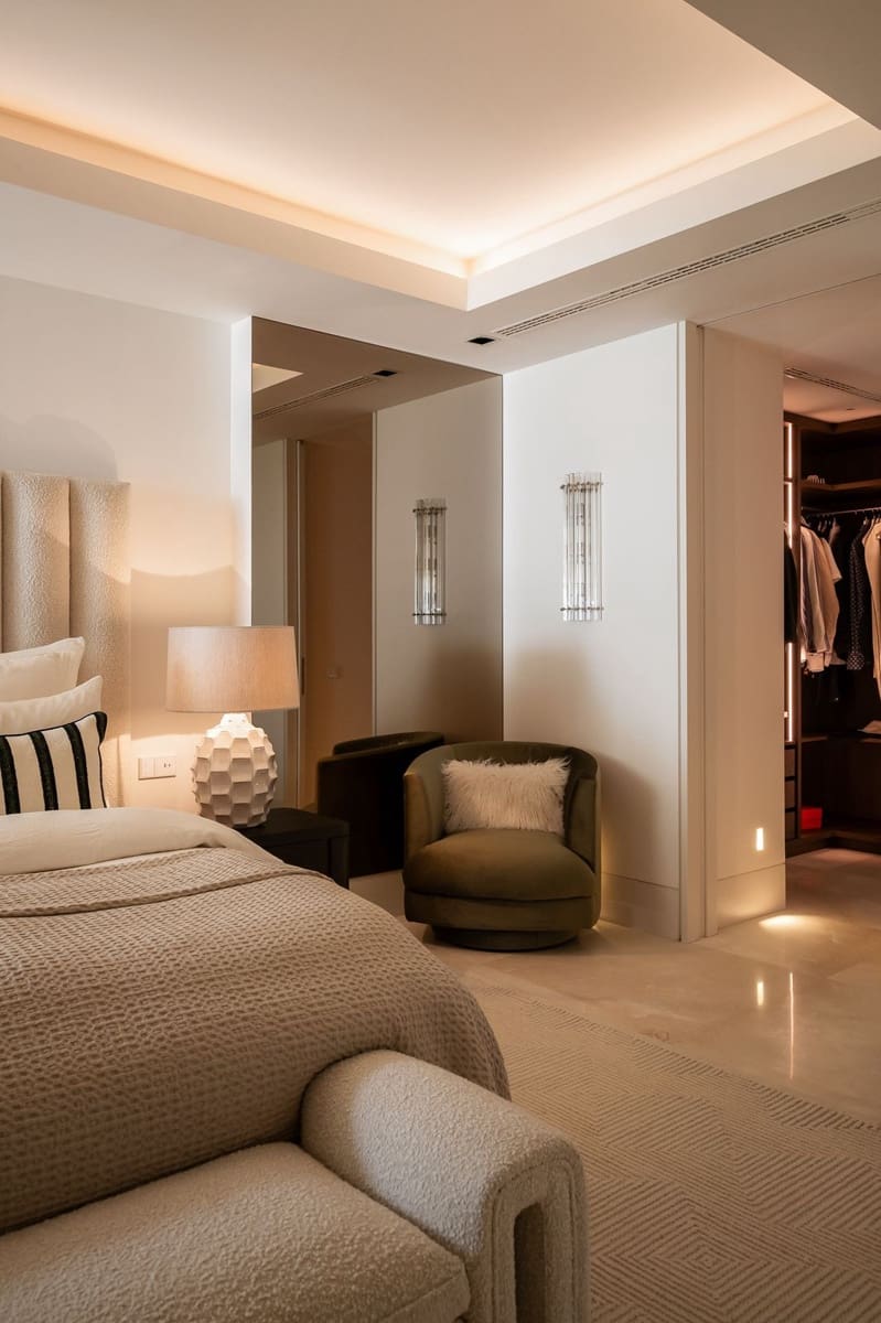 3 bedroom Apartment for sale in La Quinta with pool garage - € 2,295,000 (Ref: 10124684)