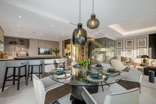 4 soverom Kjedet enebolig til salgs i Marbella med svømmebasseng garasje - € 4 900 000 (Ref: 10147411)
