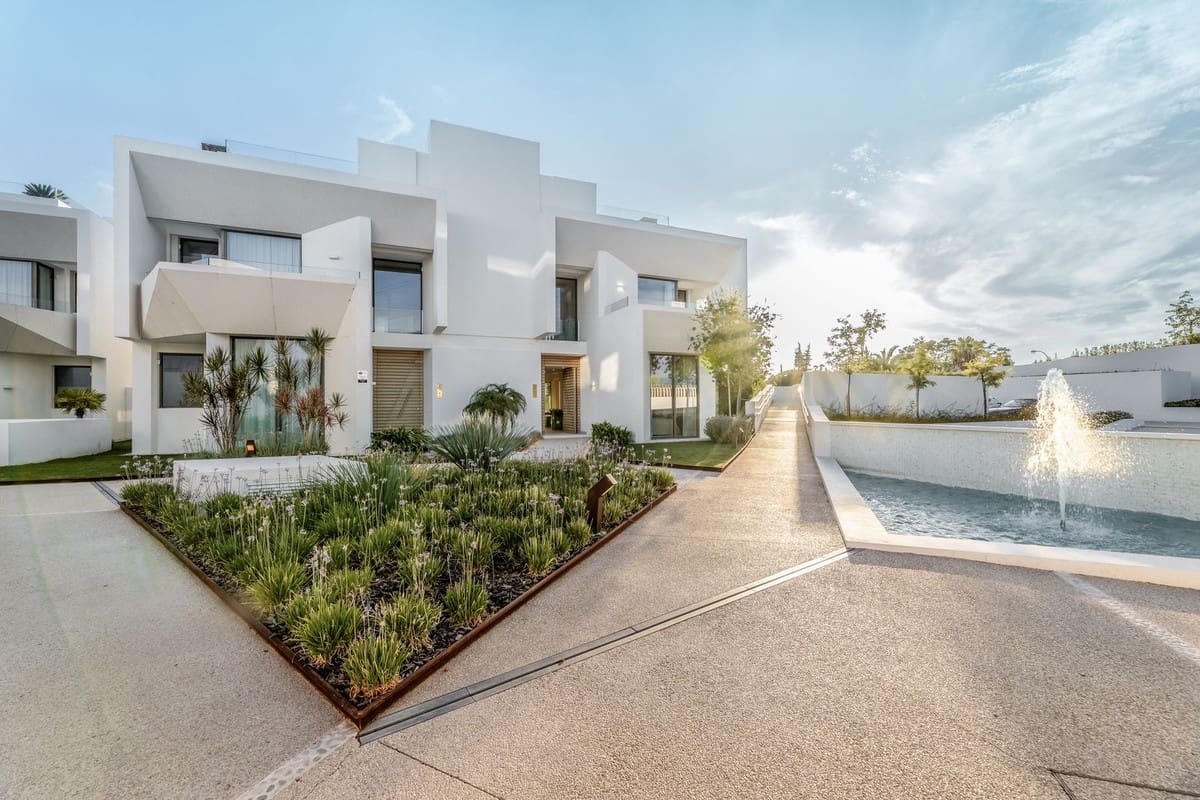 4 chambre Villa/Maison Semi-Mitoyenne à vendre à Marbella avec piscine garage - 4 900 000 € (Ref: 10147411)