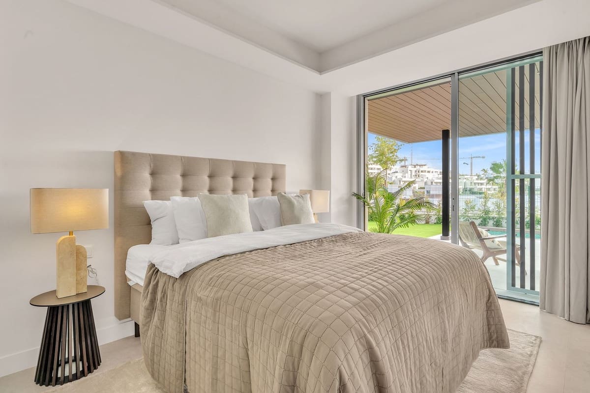 4 soverom Leilighet til salgs i Marbella med svømmebasseng garasje - € 1 595 000 (Ref: 10172887)