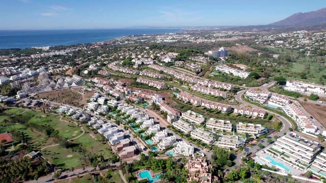 4 Zimmer Doppelhaus zu verkaufen in El Paraiso, Estepona mit Pool Garage - 1.580.000 € (Ref: 10175678)