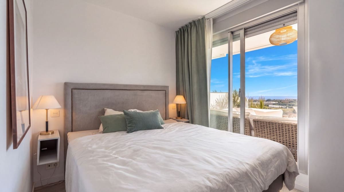 3 bedroom Apartment for sale in Estepona with pool garage - € 555,000 (Ref: 10177547)