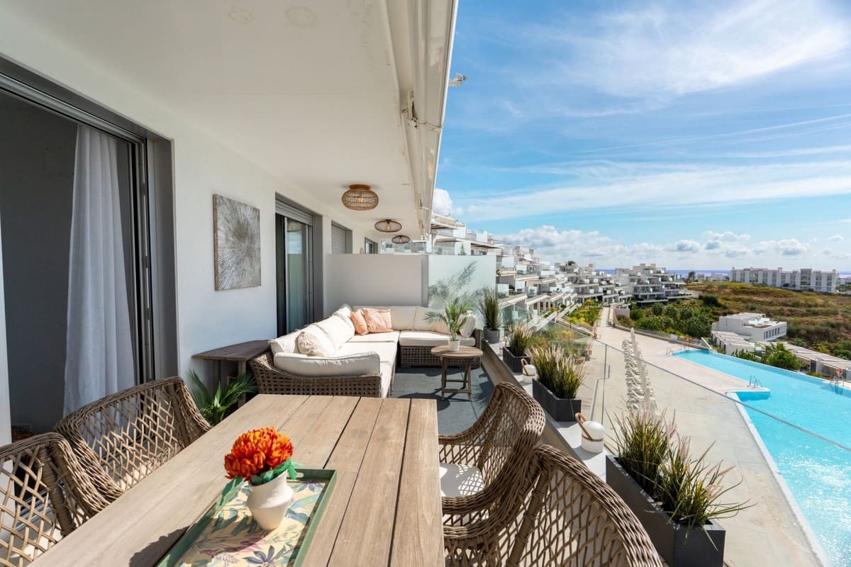 3 bedroom Apartment for sale in Estepona with pool garage - € 555,000 (Ref: 10177547)