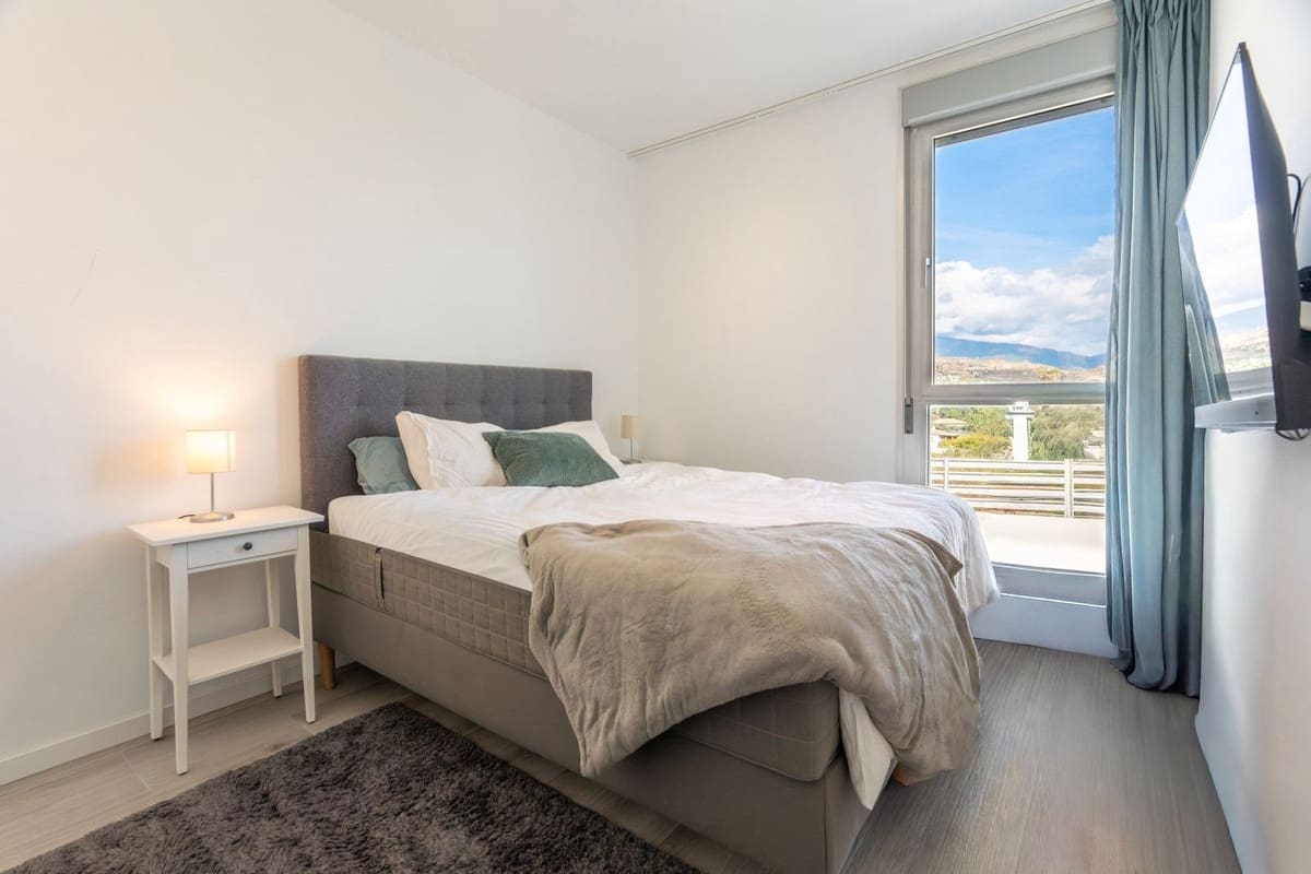 3 bedroom Apartment for sale in Estepona with pool garage - € 555,000 (Ref: 10177547)
