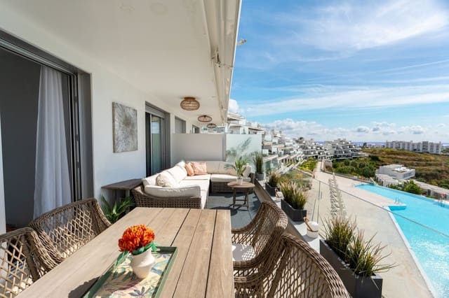 Apartamento de 3 habitaciones en Estepona en venta con piscina garaje - 555.000 € (Ref: 10177547)