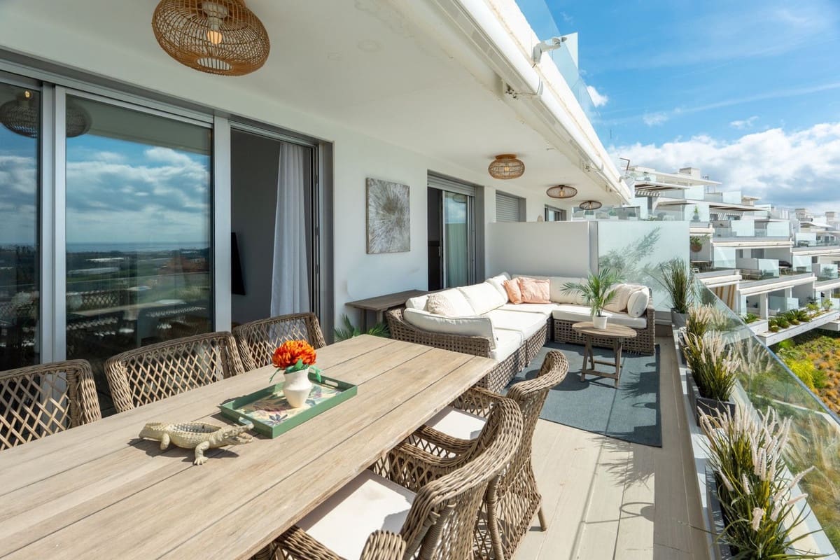 3 bedroom Apartment for sale in Estepona with pool garage - € 555,000 (Ref: 10177547)