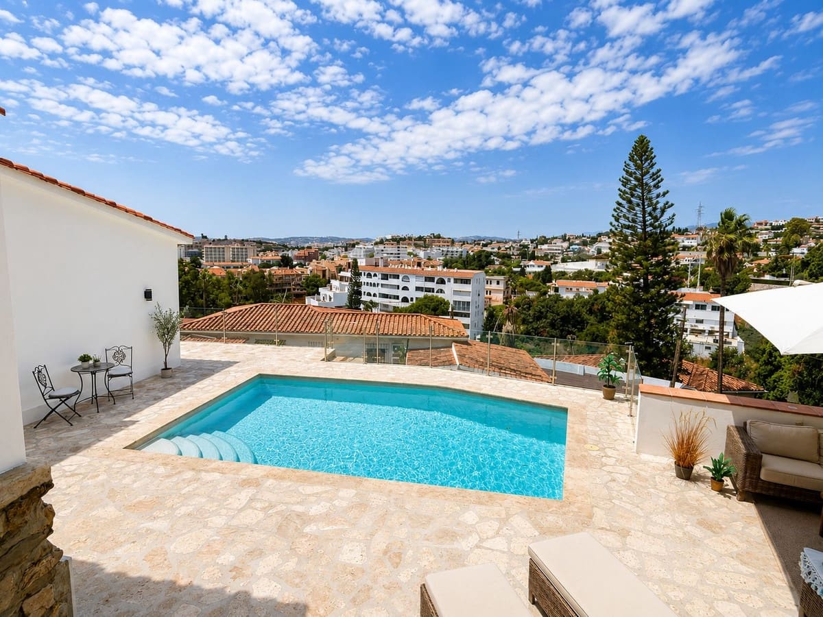 4 sovrum Villa till salu i Fuengirola med pool garage - 1 475 000 € (Ref: 10183305)