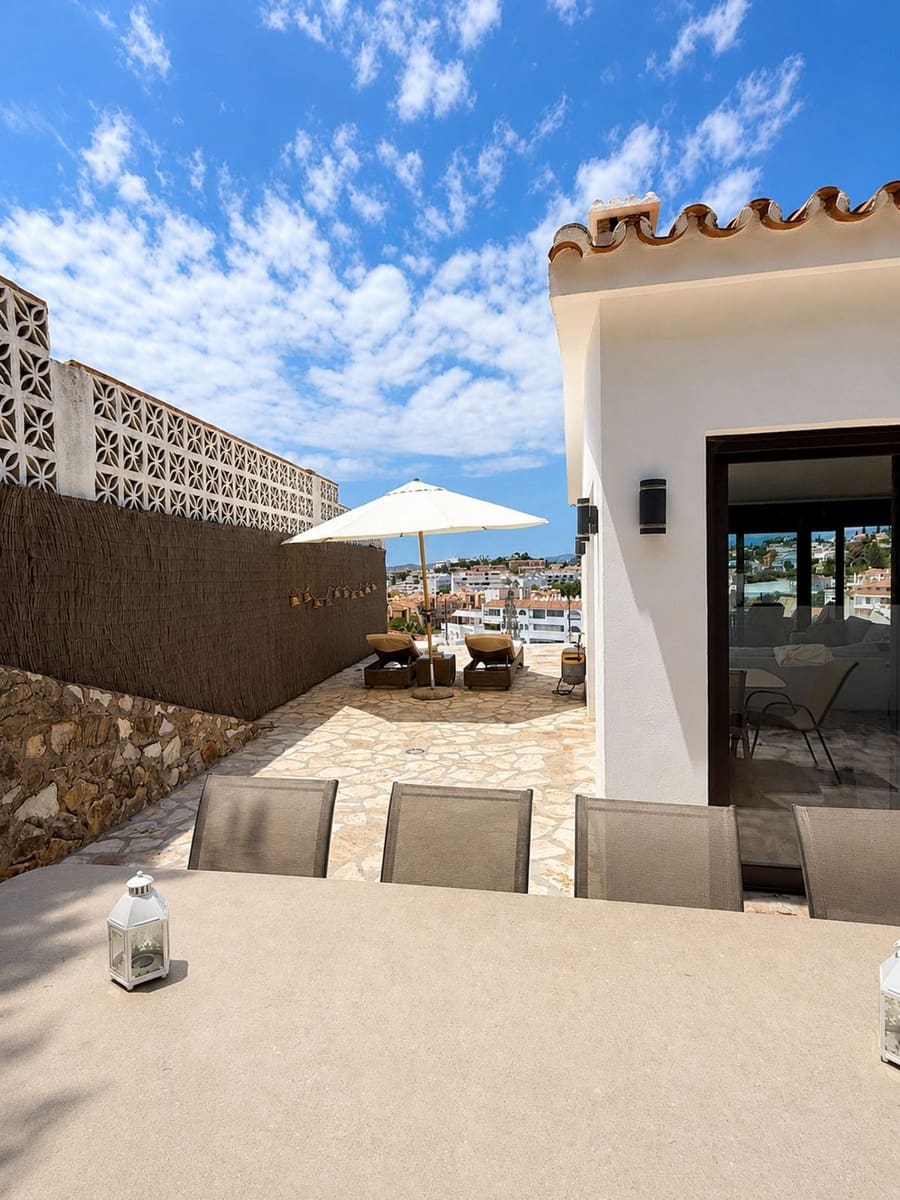 4 sovrum Villa till salu i Fuengirola med pool garage - 1 475 000 € (Ref: 10183305)