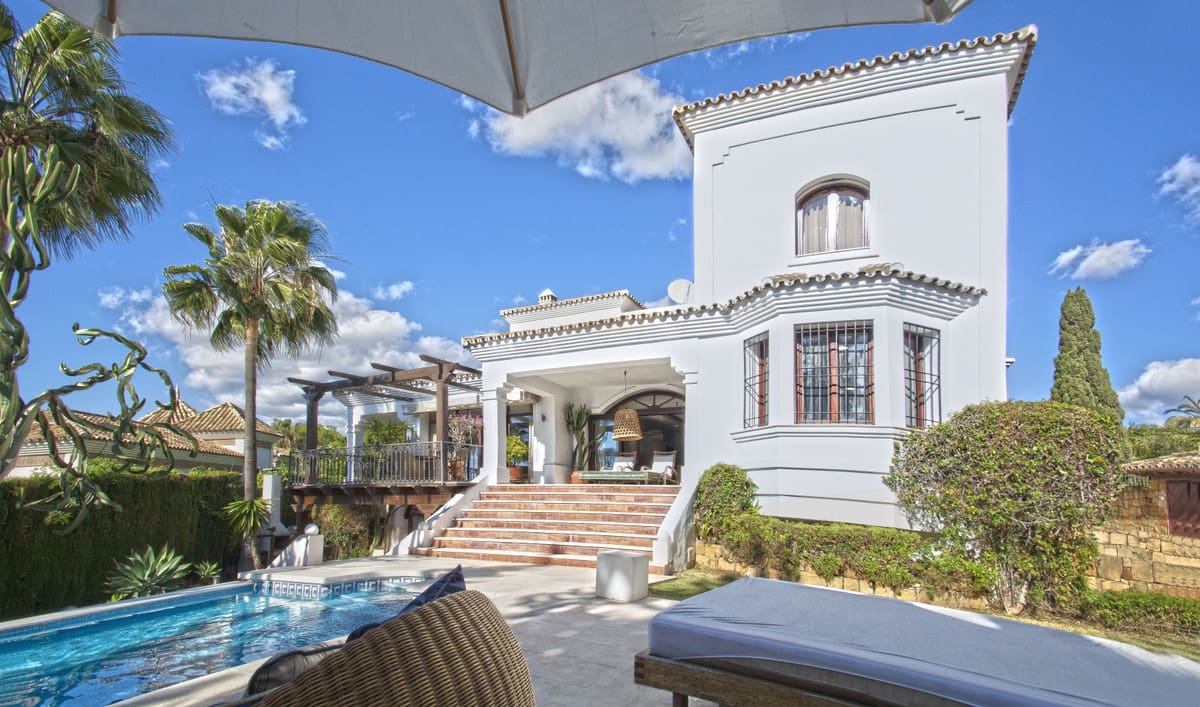 5 quarto Moradia para venda em Nueva Andalucia com piscina garagem - 3 500 000 € (Ref: 3143169)