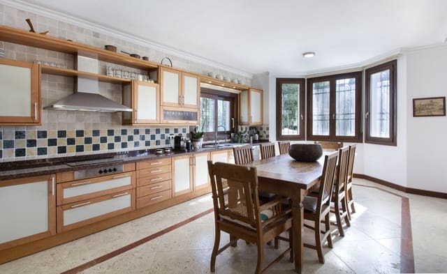 5 slaapkamer Villa te koop in Nueva Andalucia, Marbella met zwembad garage - € 3.500.000 (Ref: 3143169)